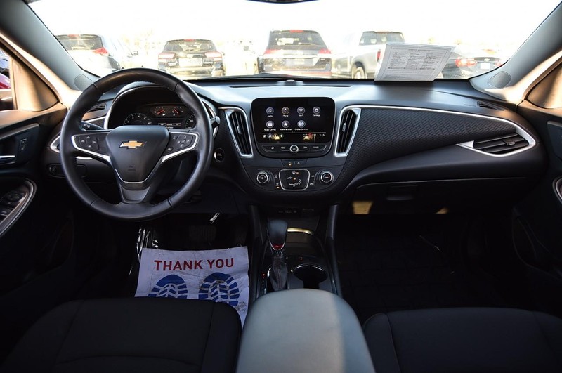 Chevrolet Malibu Vehicle Full-screen Gallery Image 7