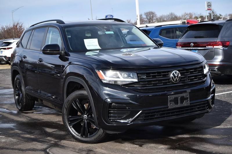 Volkswagen Atlas Vehicle Full-screen Gallery Image 2