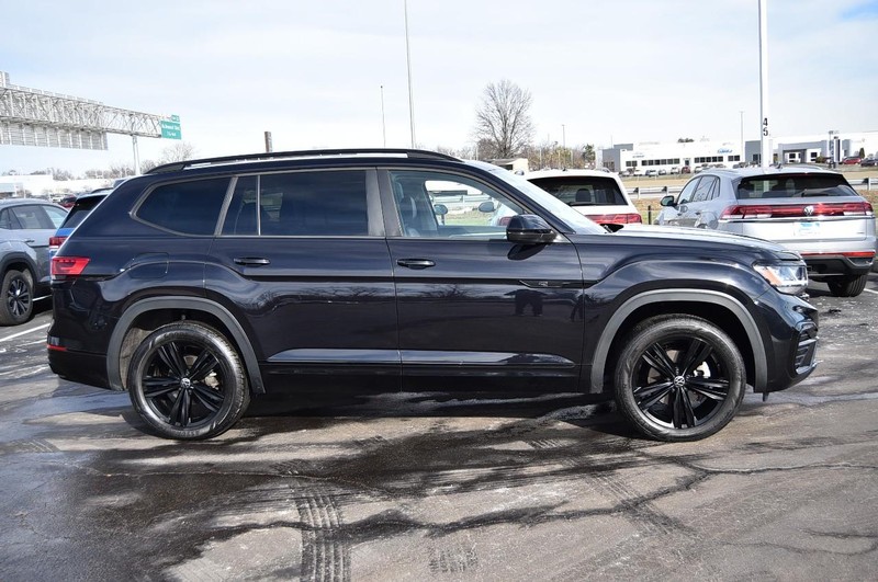 Volkswagen Atlas Vehicle Full-screen Gallery Image 5