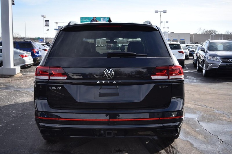 Volkswagen Atlas Vehicle Full-screen Gallery Image 6