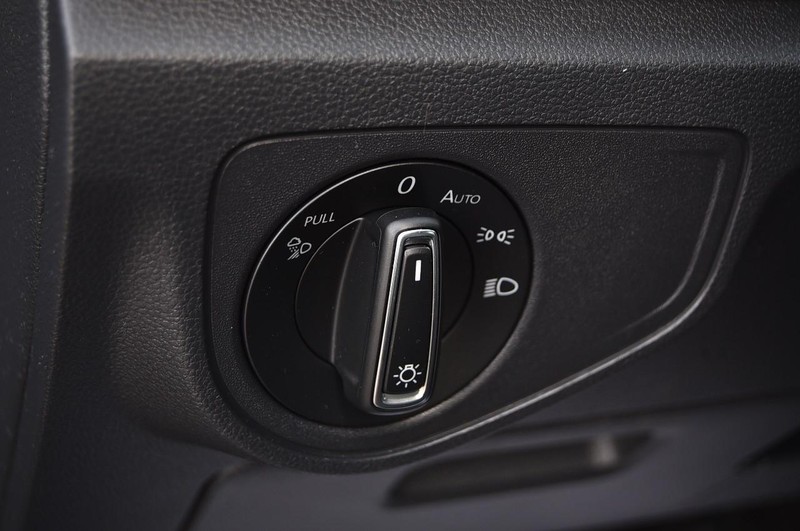 Volkswagen Atlas Vehicle Full-screen Gallery Image 11