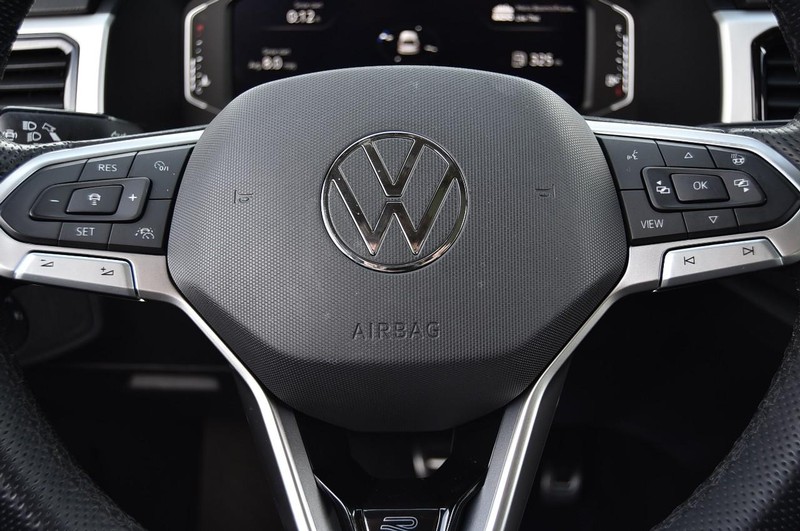 Volkswagen Atlas Vehicle Full-screen Gallery Image 18