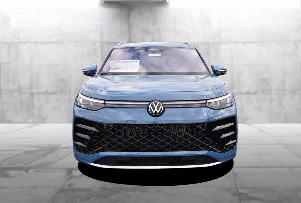 Volkswagen Tiguan Vehicle Full-screen Gallery Image 4