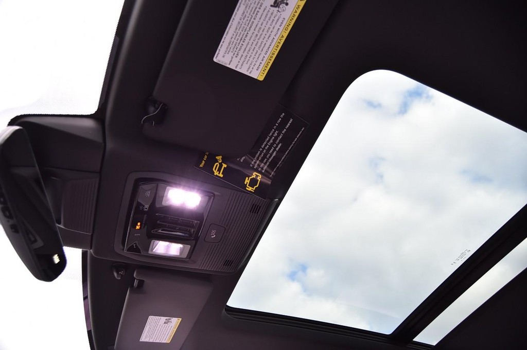 Volkswagen Tiguan Vehicle Full-screen Gallery Image 20