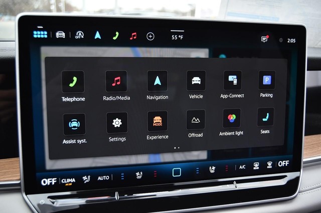 Volkswagen Tiguan Vehicle Image 14