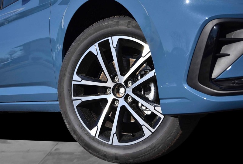 Volkswagen Jetta Vehicle Image 03