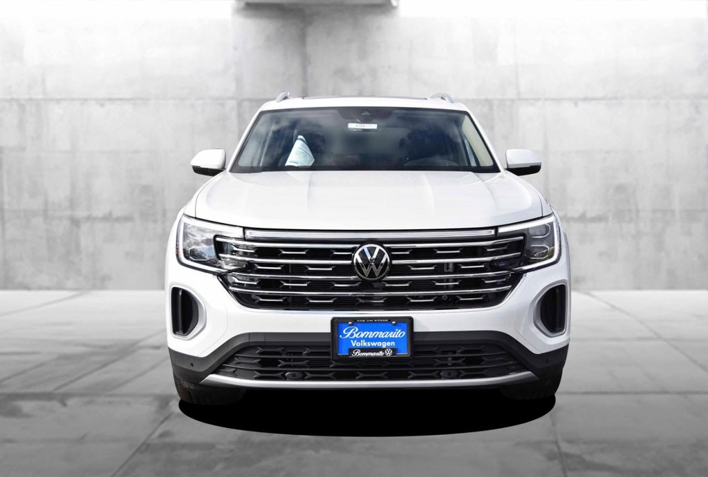 Volkswagen Atlas Vehicle Full-screen Gallery Image 4