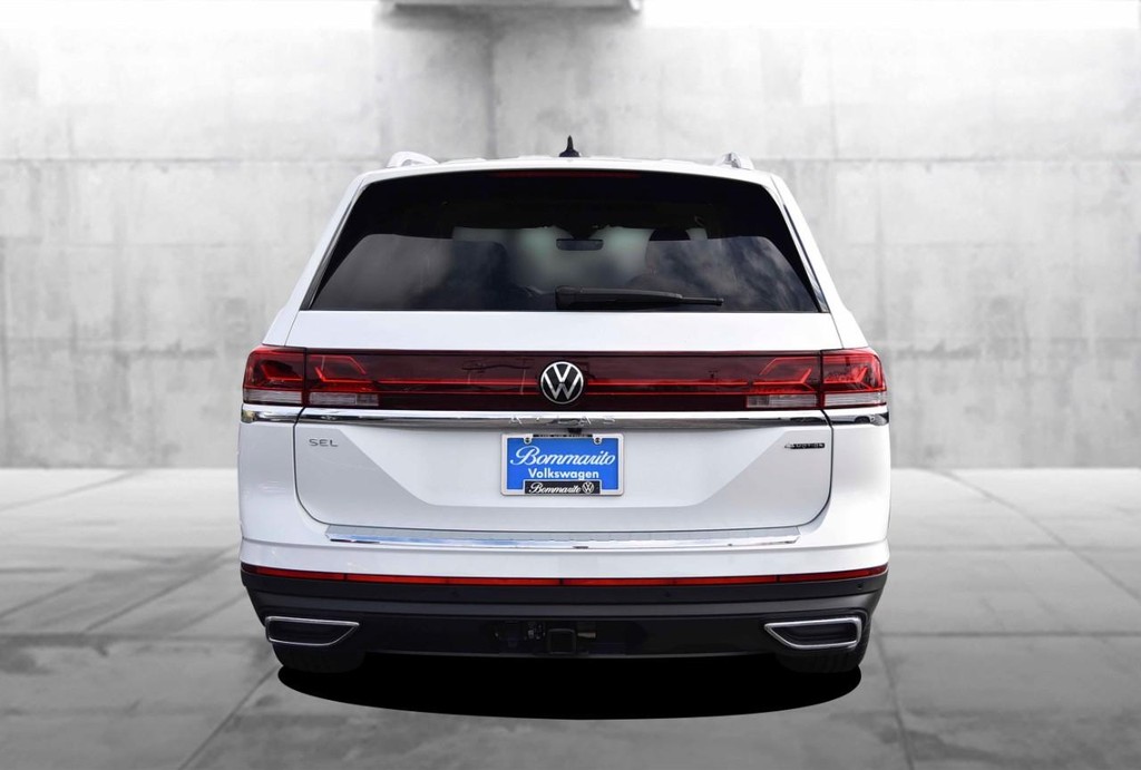 Volkswagen Atlas Vehicle Full-screen Gallery Image 6