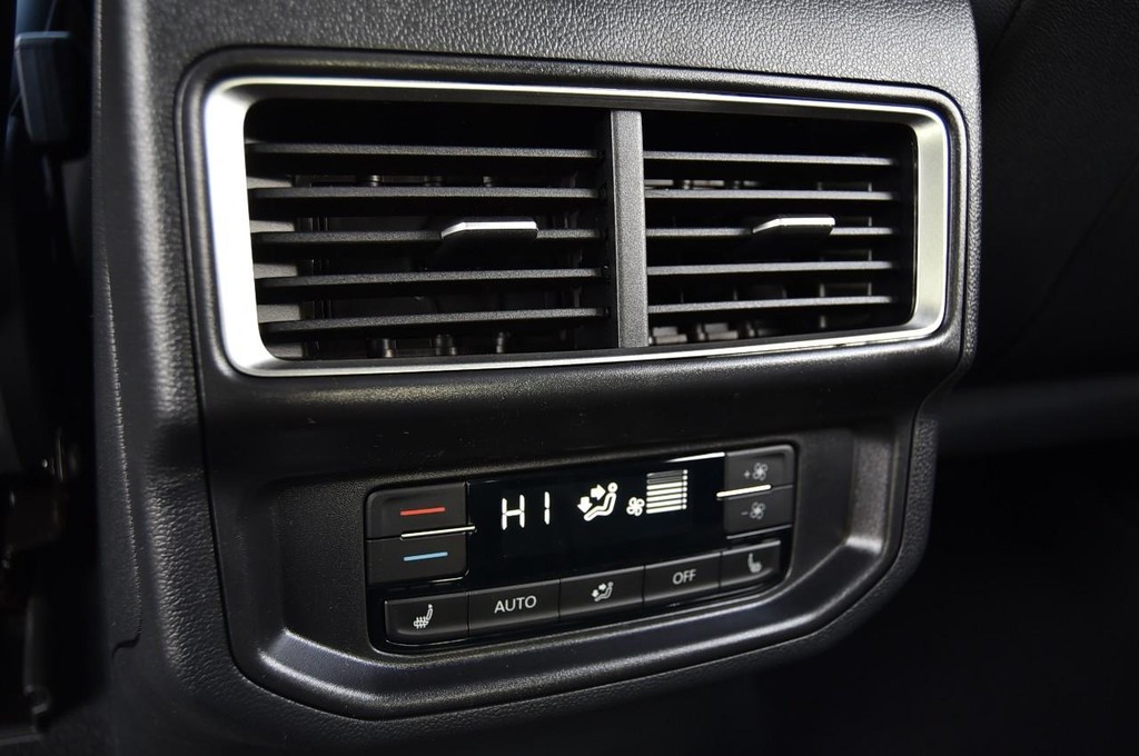 Volkswagen Atlas Vehicle Full-screen Gallery Image 23