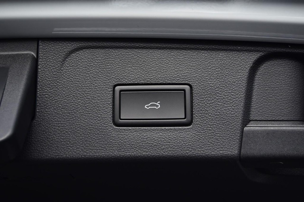 Volkswagen Atlas Vehicle Full-screen Gallery Image 27