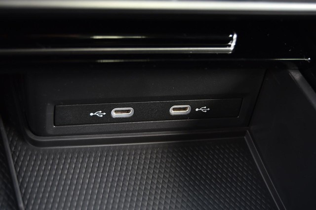 Volkswagen Atlas Vehicle Image 16