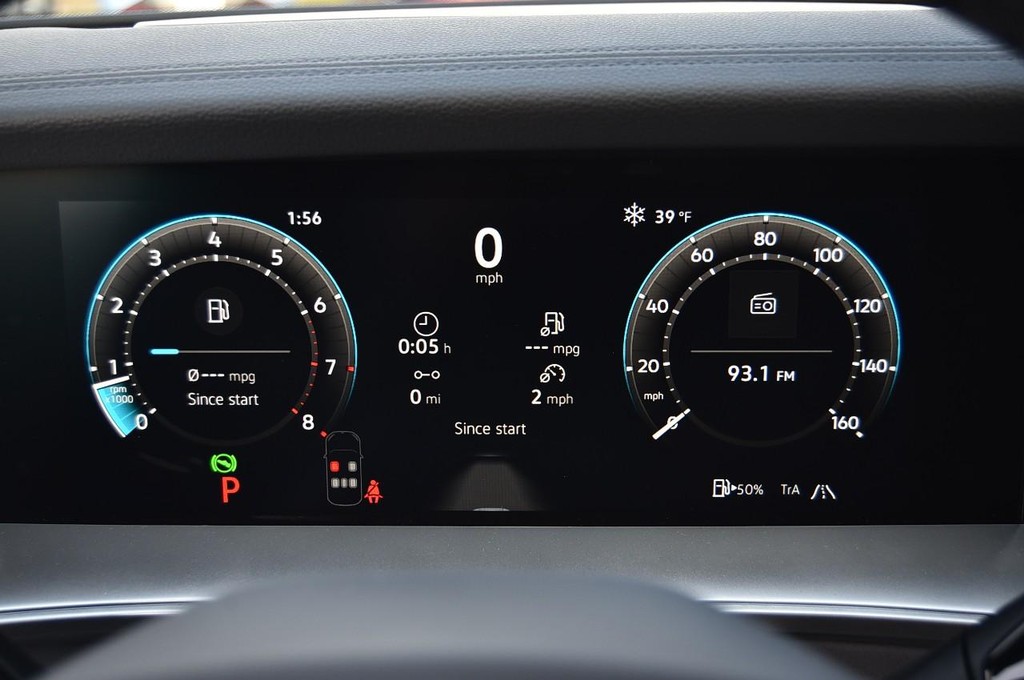 Volkswagen Tiguan Vehicle Full-screen Gallery Image 12