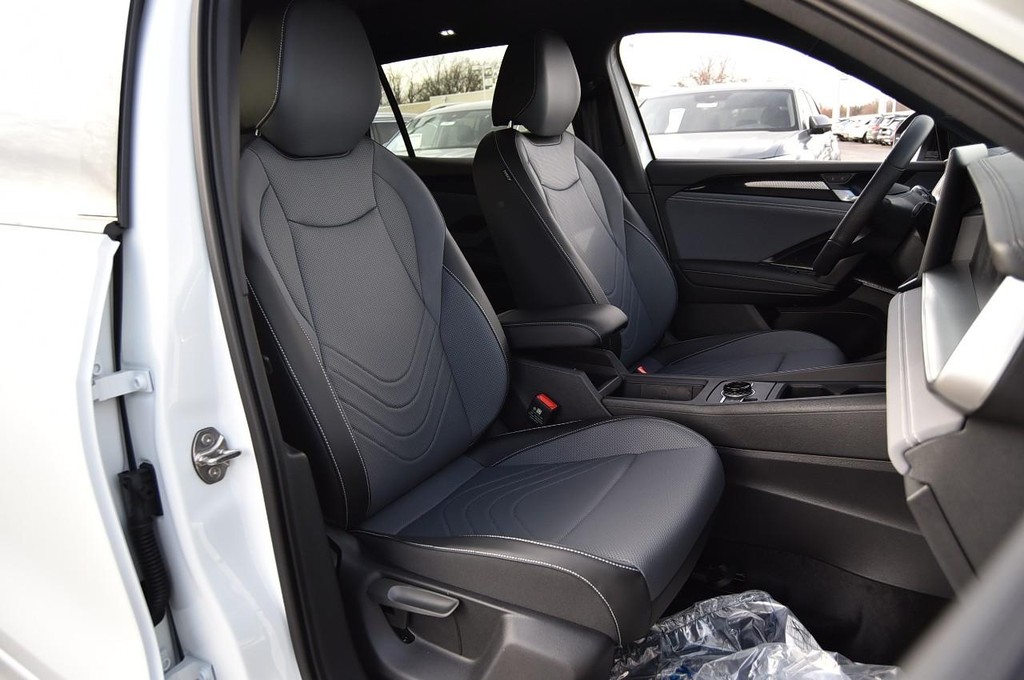 Volkswagen Tiguan Vehicle Full-screen Gallery Image 20