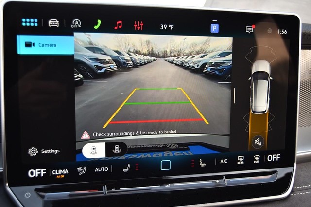 Volkswagen Tiguan Vehicle Image 13