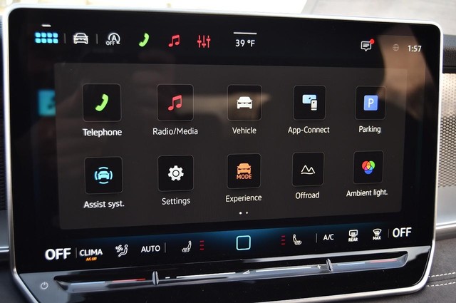 Volkswagen Tiguan Vehicle Image 15