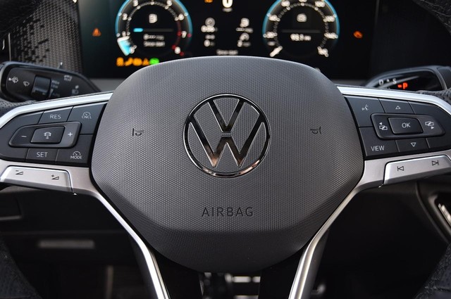 Volkswagen Tiguan Vehicle Image 18