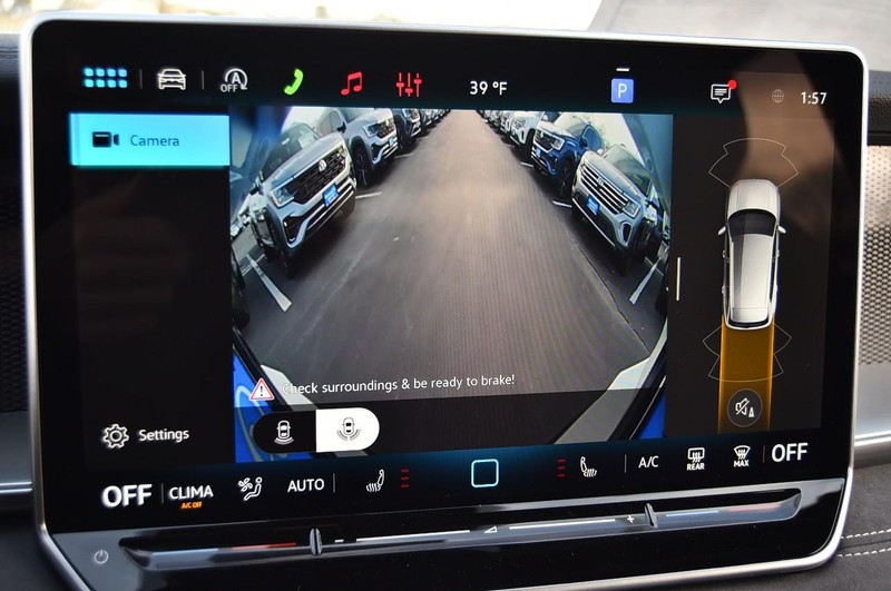 Volkswagen Tiguan Vehicle Image 14