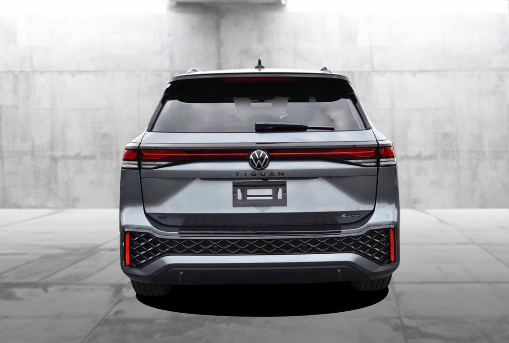 Volkswagen Tiguan Vehicle Full-screen Gallery Image 6