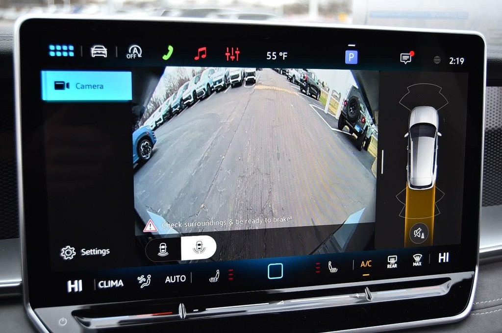 Volkswagen Tiguan Vehicle Full-screen Gallery Image 14