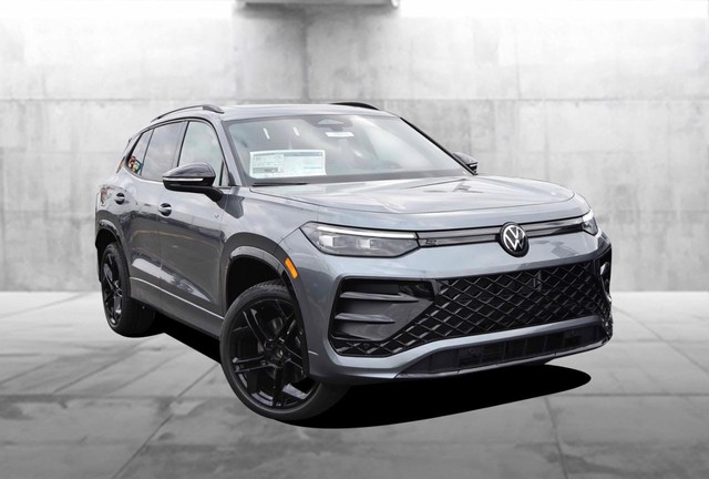 Volkswagen Tiguan Vehicle Image 02