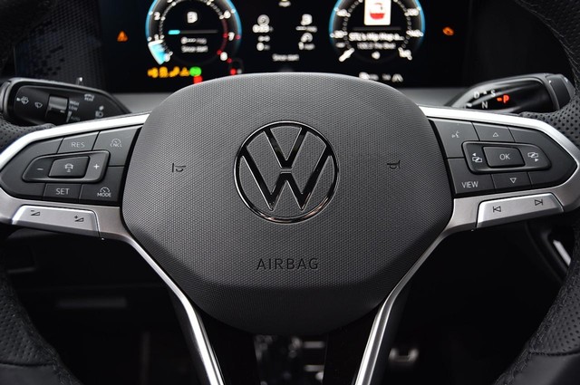 Volkswagen Tiguan Vehicle Image 18