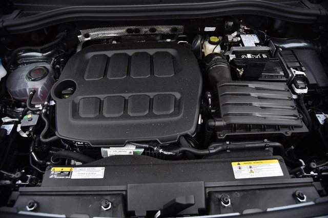 Volkswagen Tiguan Vehicle Image 27