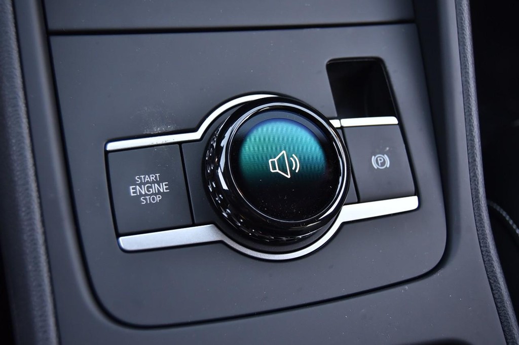 Volkswagen Tiguan Vehicle Full-screen Gallery Image 16