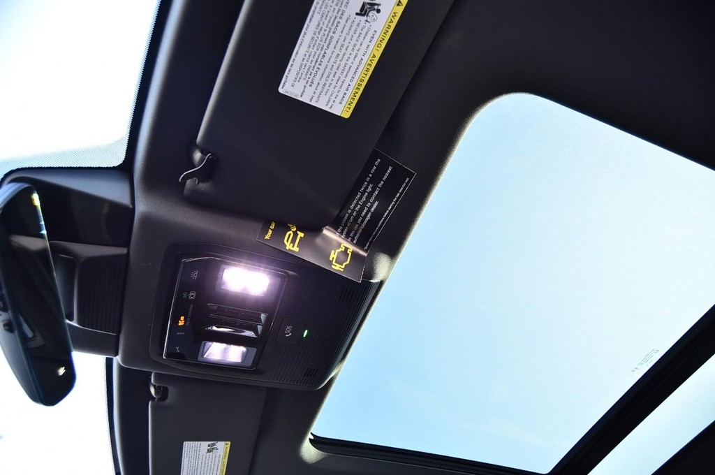 Volkswagen Tiguan Vehicle Full-screen Gallery Image 21