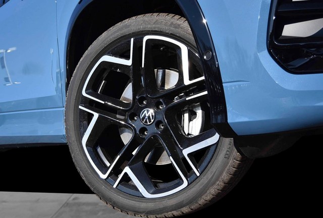 Volkswagen Tiguan Vehicle Image 03