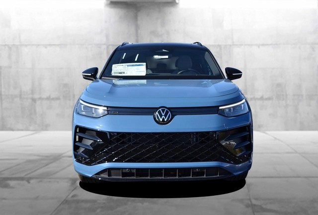 Volkswagen Tiguan Vehicle Image 04