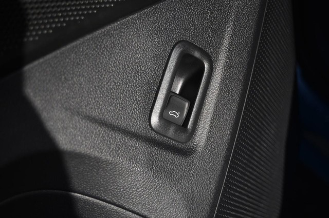 Volkswagen Tiguan Vehicle Image 09