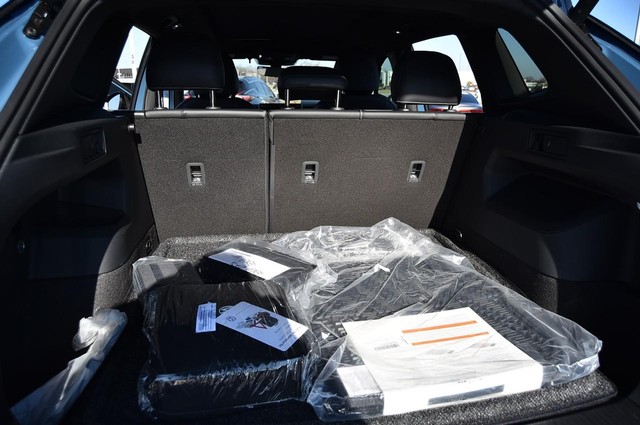 Volkswagen Tiguan Vehicle Image 25