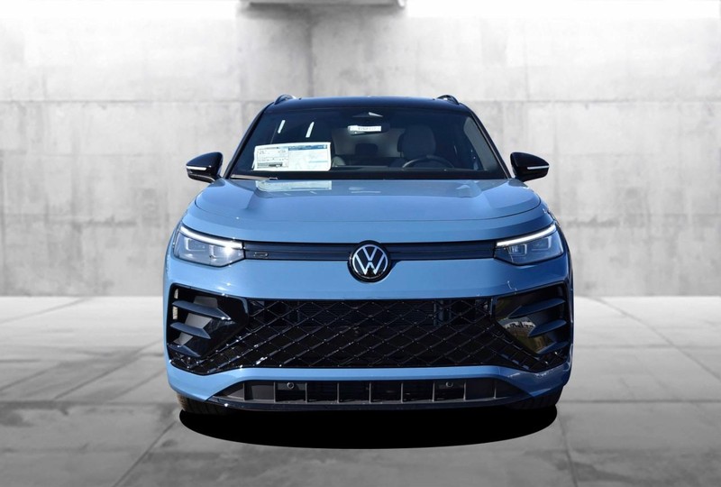 Volkswagen Tiguan Vehicle Image 04