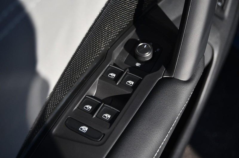 Volkswagen Tiguan Vehicle Image 08