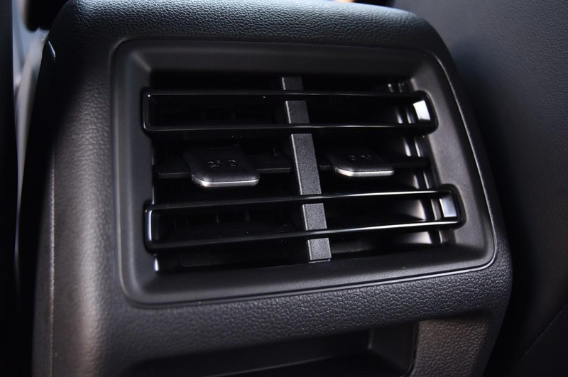 Volkswagen Tiguan Vehicle Image 23