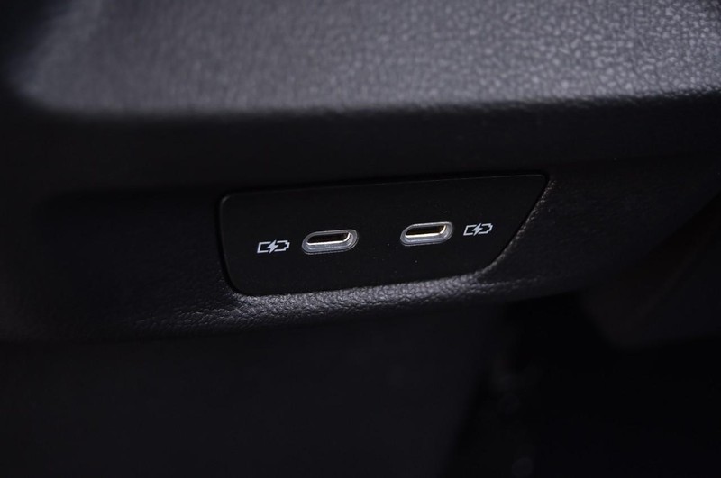 Volkswagen Tiguan Vehicle Image 24