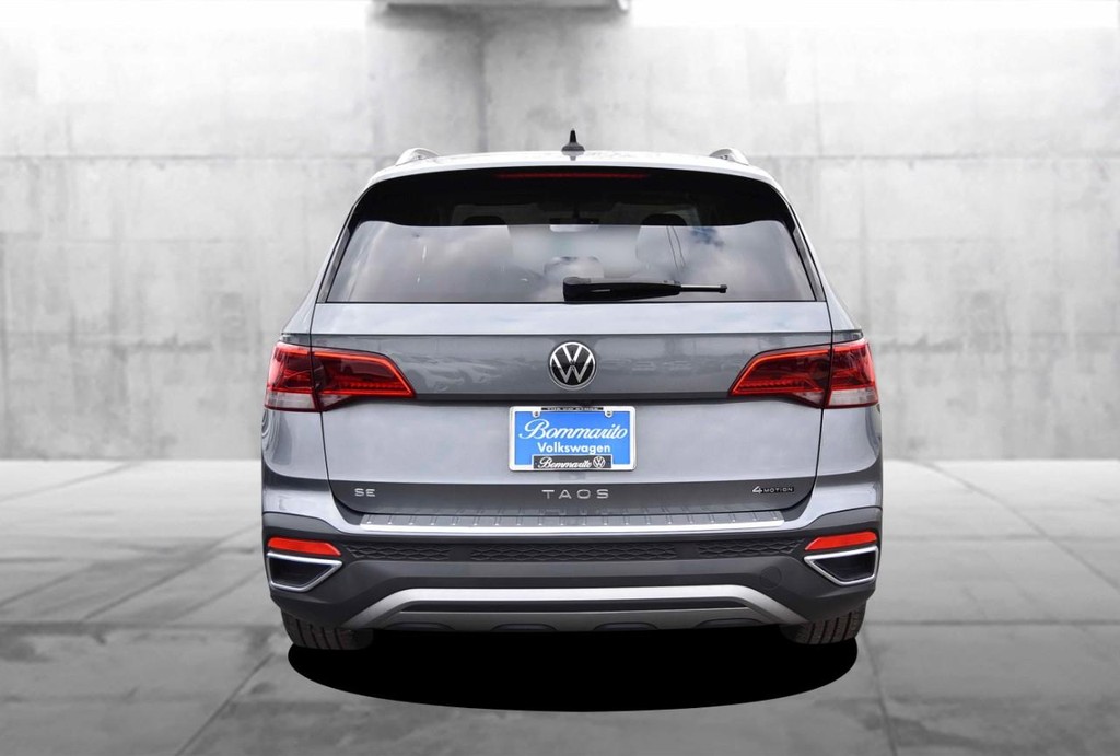 Volkswagen Taos Vehicle Full-screen Gallery Image 6