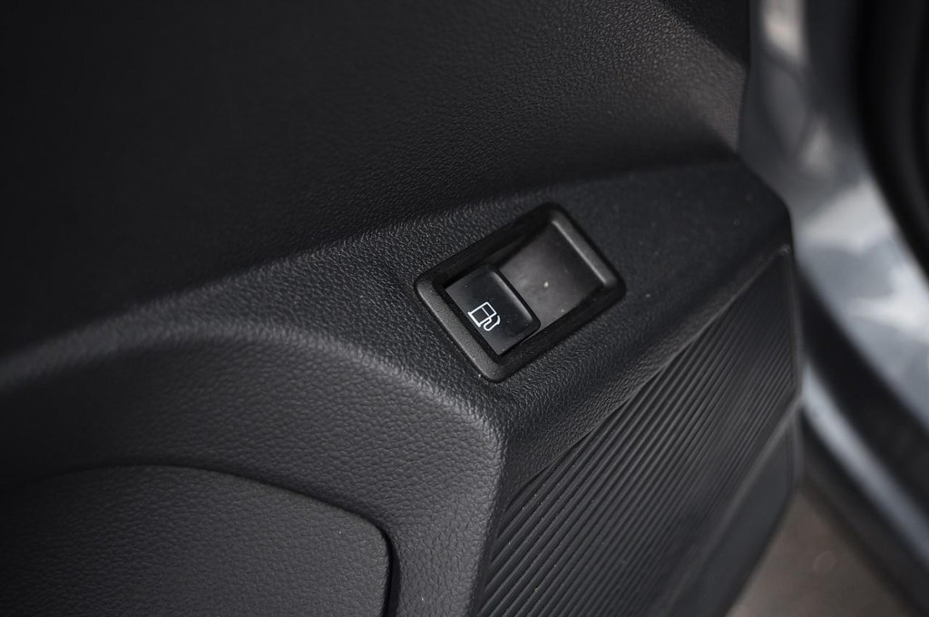 Volkswagen Taos Vehicle Full-screen Gallery Image 9