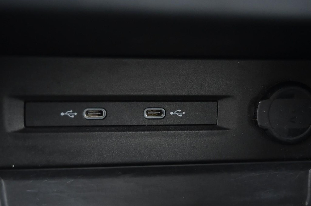 Volkswagen Taos Vehicle Full-screen Gallery Image 15