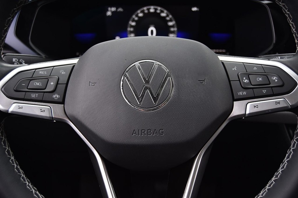 Volkswagen Taos Vehicle Full-screen Gallery Image 18