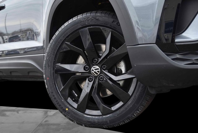 Volkswagen Taos Vehicle Image 03