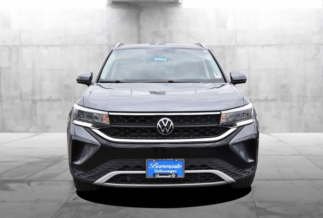 Volkswagen Taos Vehicle Image 04