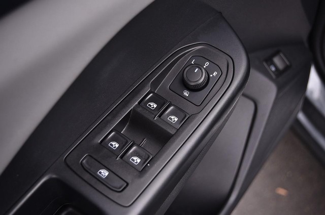 Volkswagen Taos Vehicle Image 08