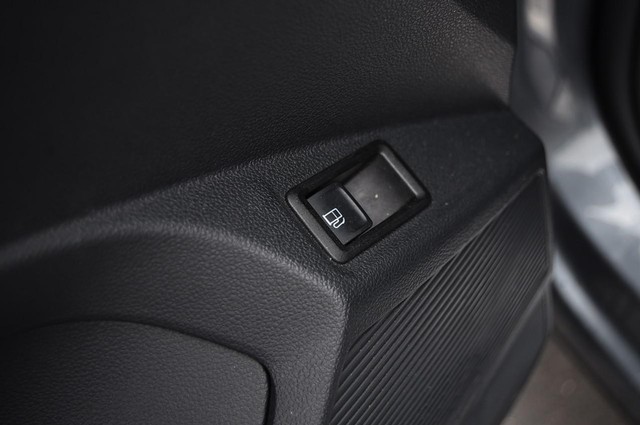 Volkswagen Taos Vehicle Image 09