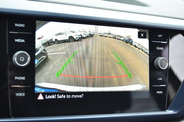 Volkswagen Taos Vehicle Image 12