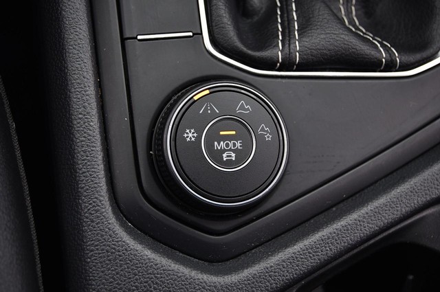 Volkswagen Taos Vehicle Image 17