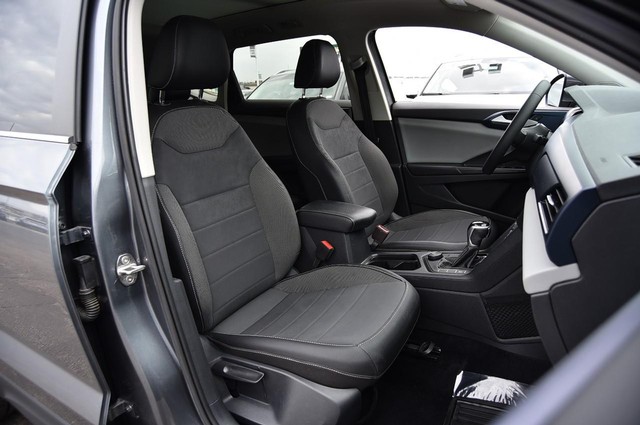 Volkswagen Taos Vehicle Image 20