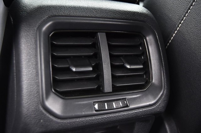 Volkswagen Taos Vehicle Image 23