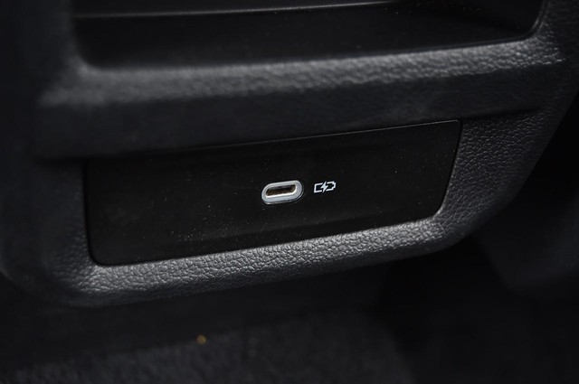 Volkswagen Taos Vehicle Image 24