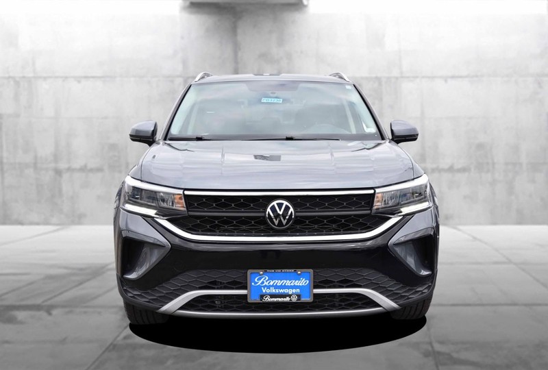 Volkswagen Taos Vehicle Image 04